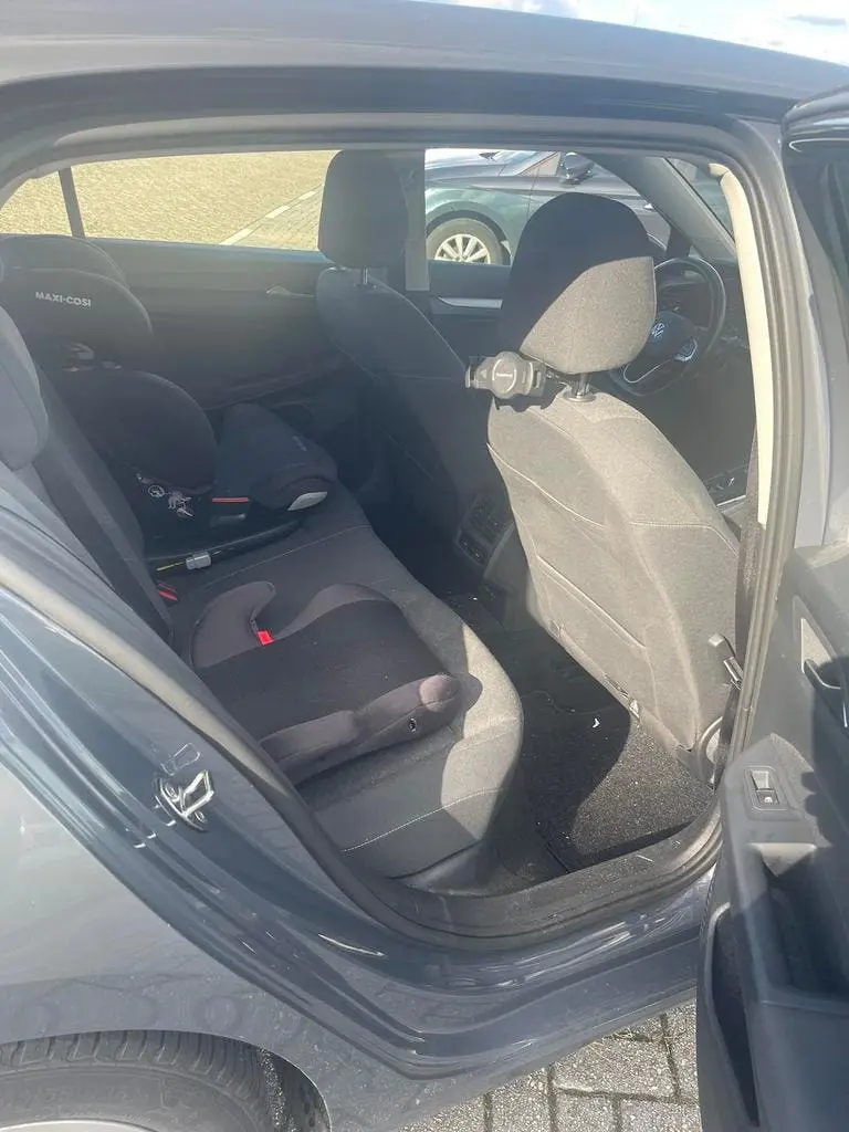 Volkswagen Golf 1.0 Etsi 110pk 7-DSG 2020 Grijs uit 2020, foto 6