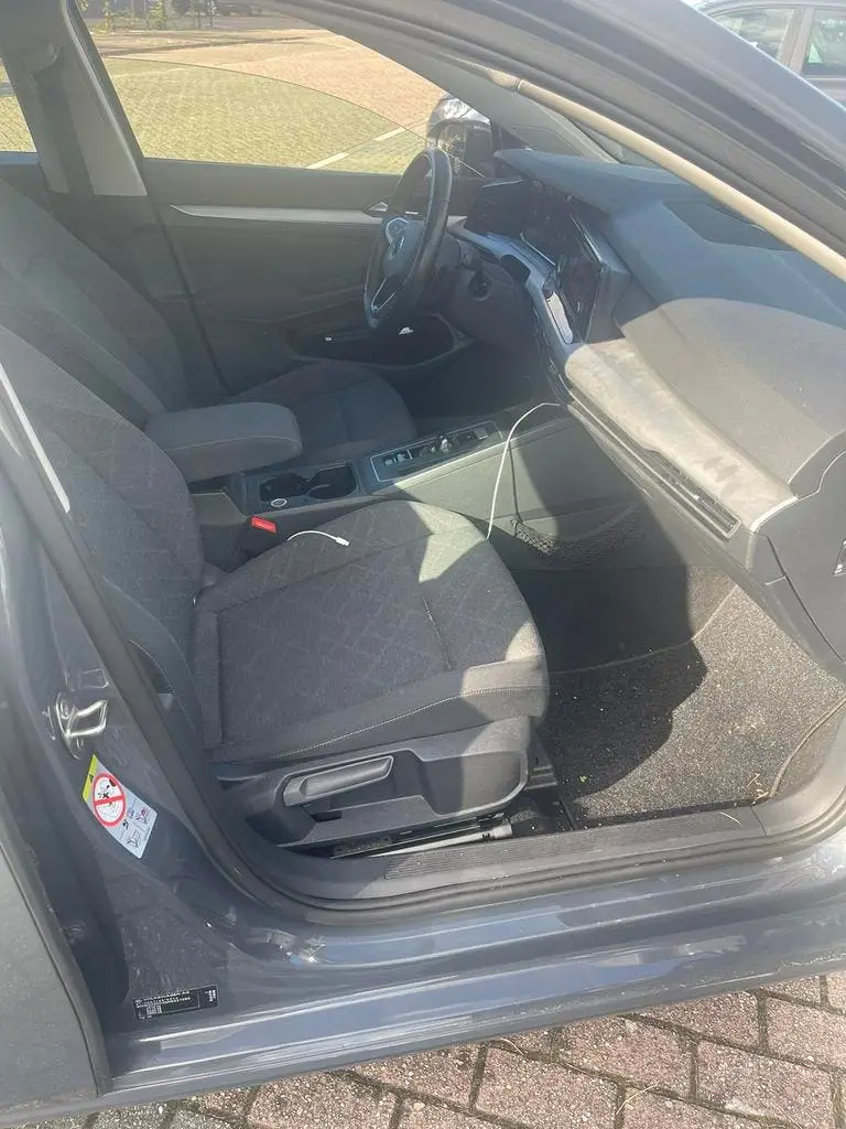 Volkswagen Golf 1.0 Etsi 110pk 7-DSG 2020 Grijs uit 2020, foto 7