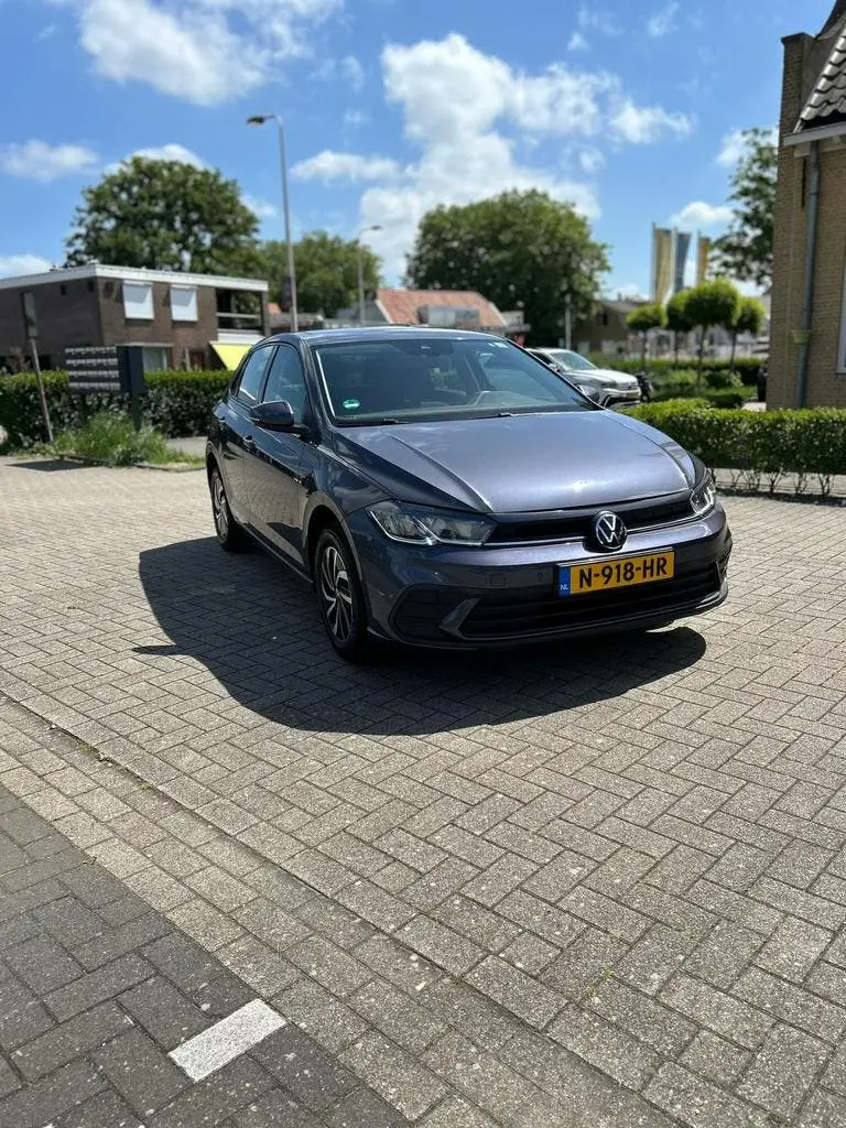 Volkswagen Polo 1.0 TSI 95pk 2021 Grijs uit 2021