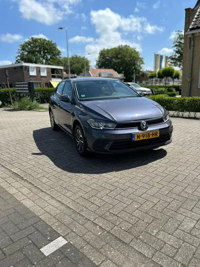 Volkswagen Polo 1.0 TSI 95pk 2021 Grijs uit 2021