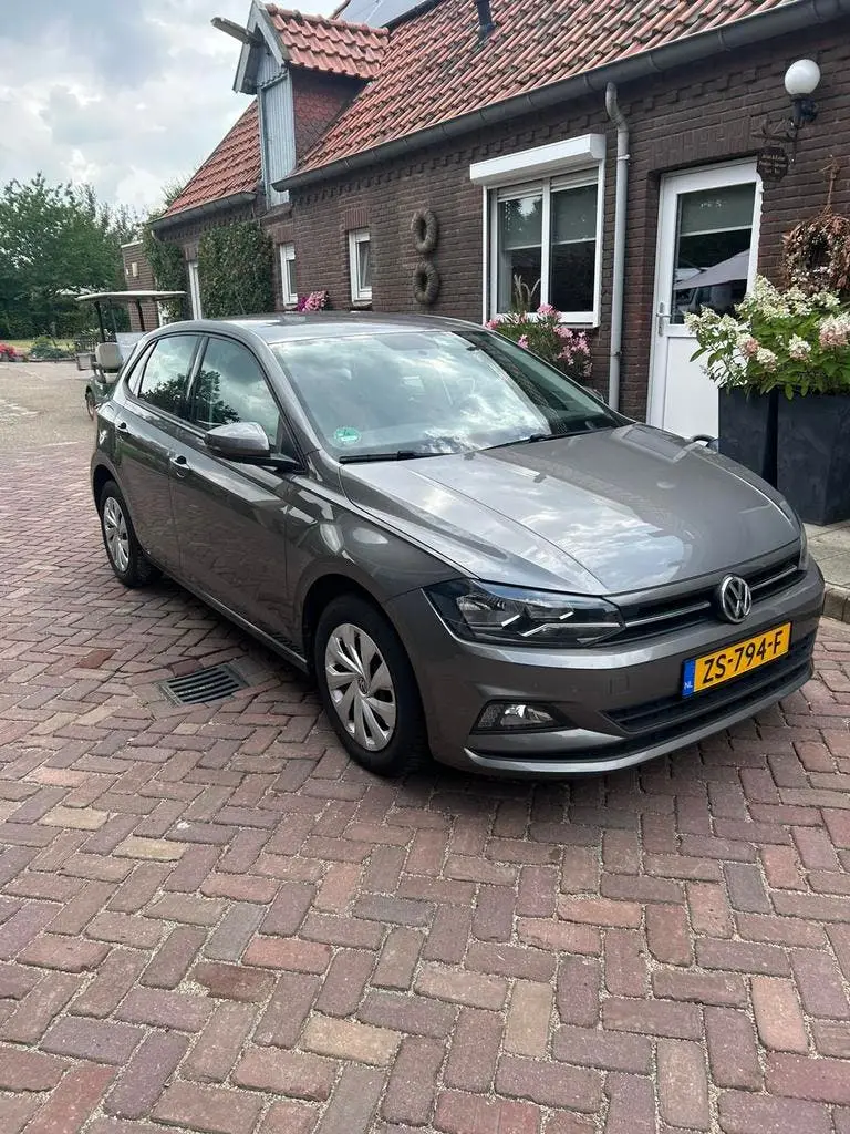 Volkswagen Polo 1.0 TSI 80pk 2019 Grijs uit 2019, foto 2