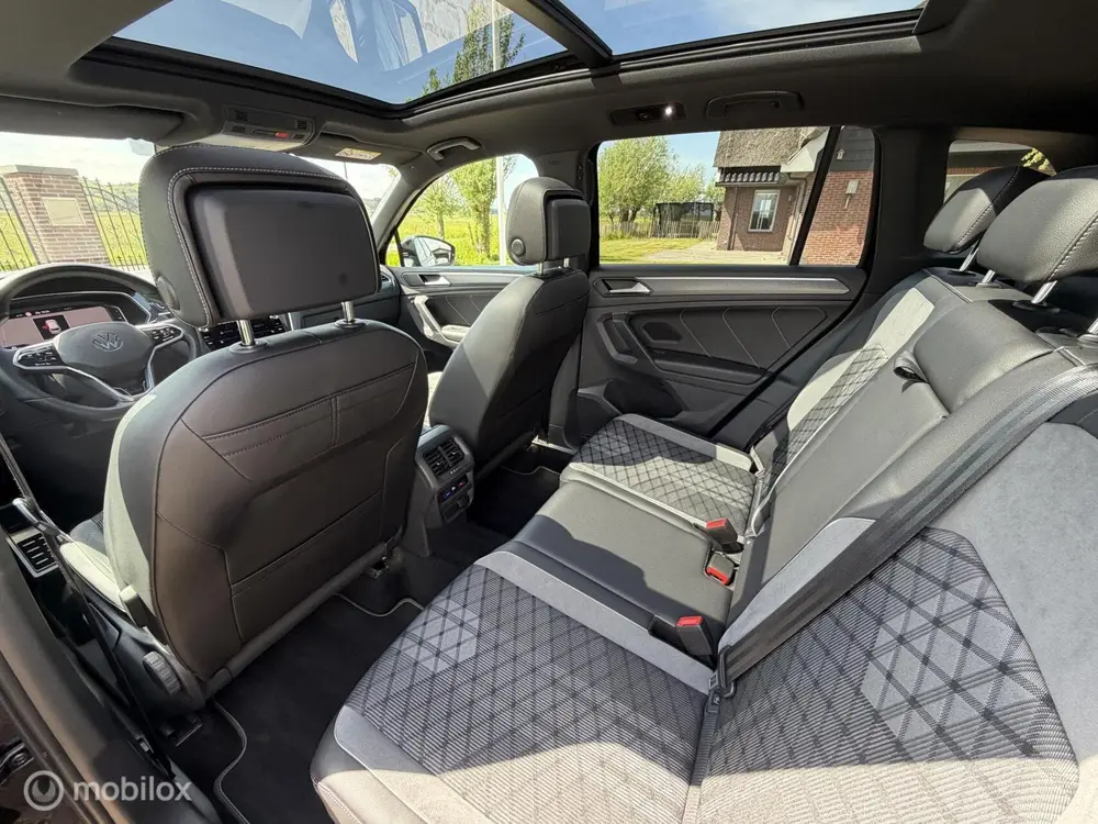 Volkswagen Tiguan 1.5 TSI R-Line Black Style Pano Matrix ACC uit 2021, foto 12