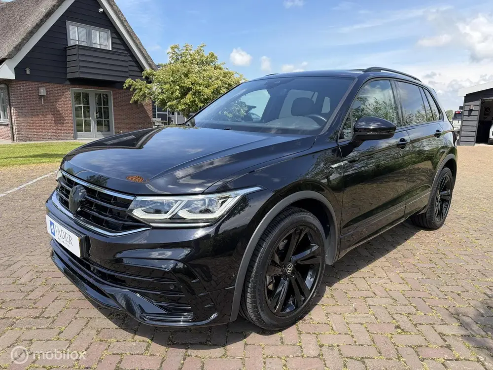 Volkswagen Tiguan 1.5 TSI R-Line Black Style Pano Matrix ACC uit 2021, foto 4