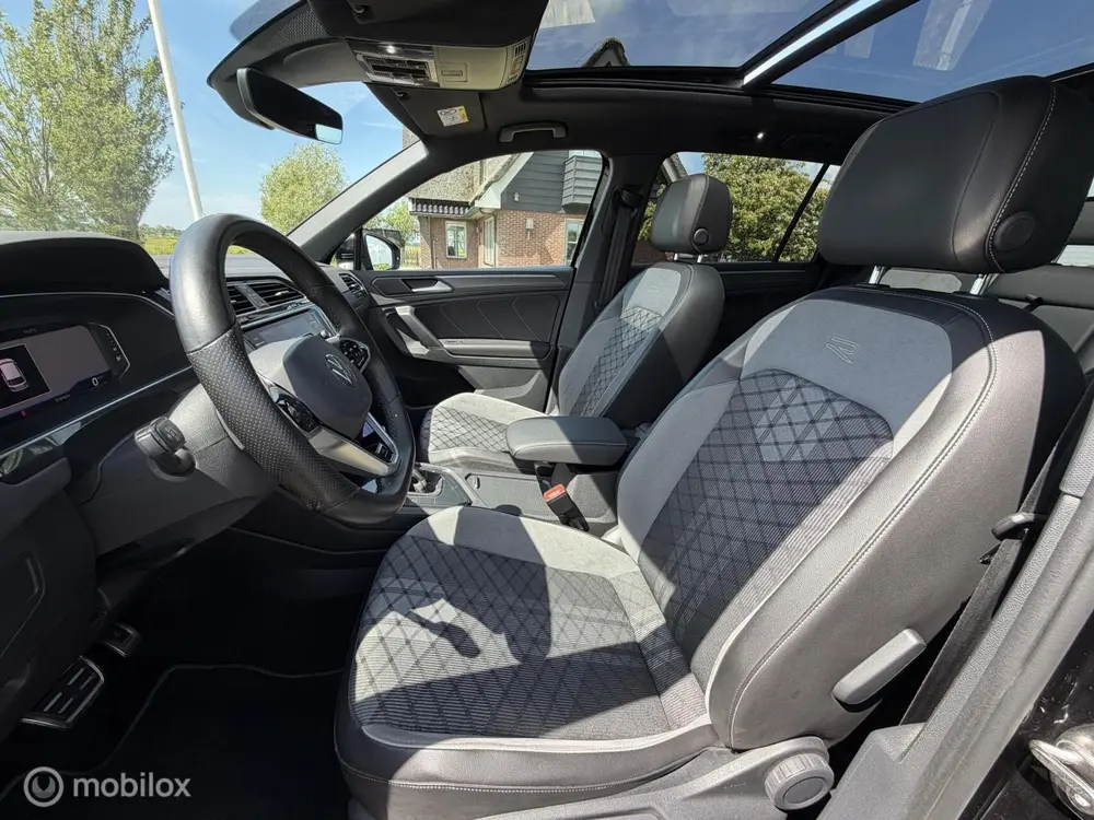 Volkswagen Tiguan 1.5 TSI R-Line Black Style Pano Matrix ACC uit 2021, foto 6