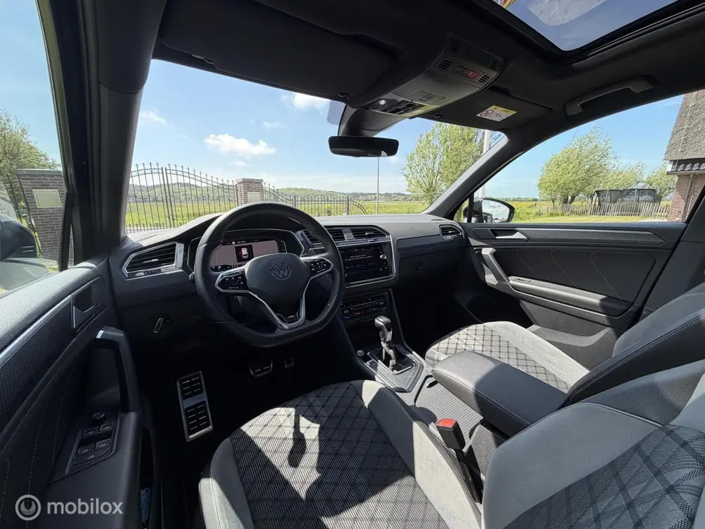Volkswagen Tiguan 1.5 TSI R-Line Black Style Pano Matrix ACC uit 2021, foto 7