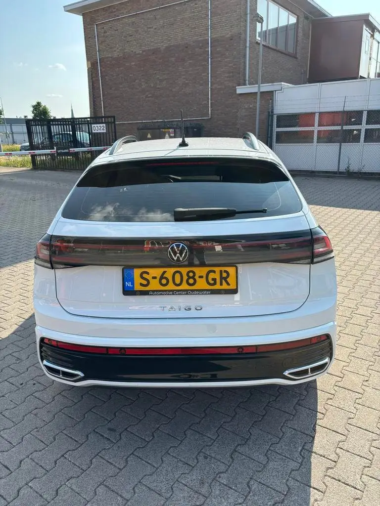 Volkswagen Taigo R line 1.0 TSI 110pk Dsg-7 2022 Wit uit 2022, foto 2