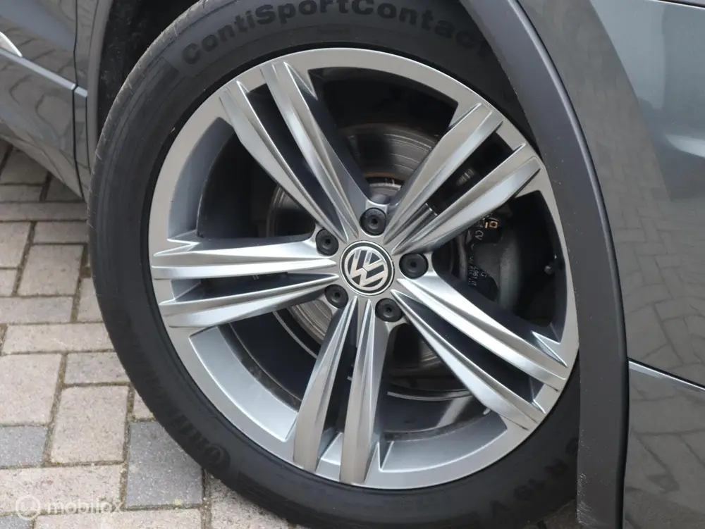 Volkswagen Tiguan 1.5 TSI Highline R line ACC Automaat CarPl uit 2019, foto 8