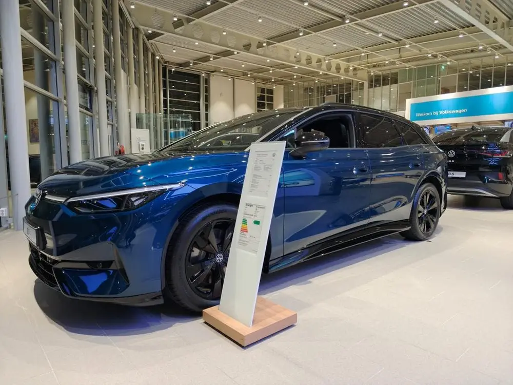 Volkswagen ID.7 ID.7 77 kWh 286pk 2025 Blauw uit 2025, foto 2