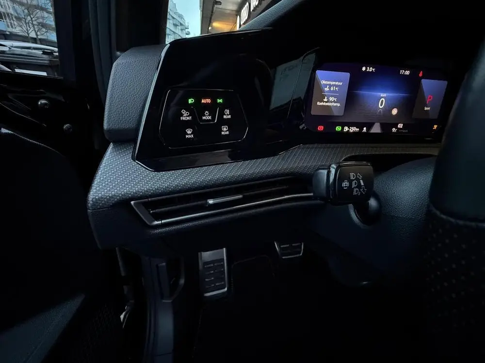 Volkswagen Golf Variant 1.5 Etsi R-line Dsg-7 2021 Zwart uit 2021, foto 14