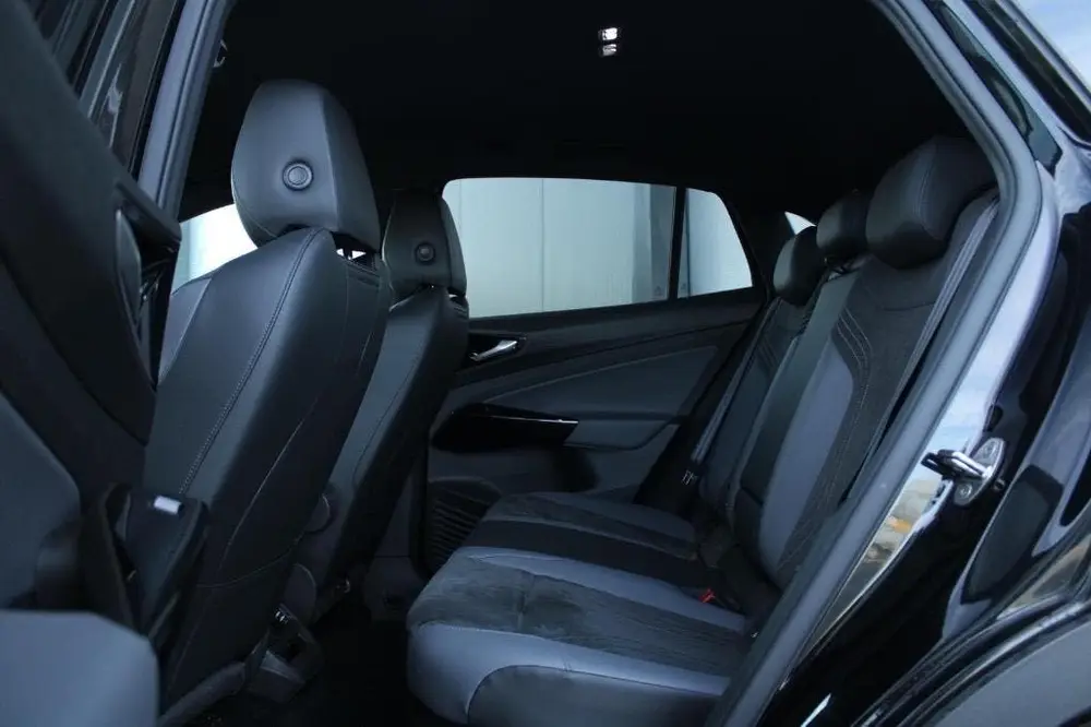 Volkswagen ID.5 128kWh 204 pk 2022 Zwart ACC Camera Navig uit 2022, foto 13