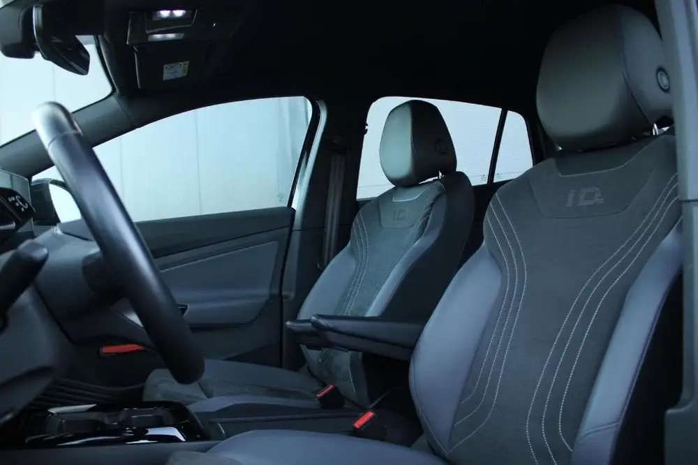 Volkswagen ID.5 128kWh 204 pk 2022 Zwart ACC Camera Navig uit 2022, foto 7