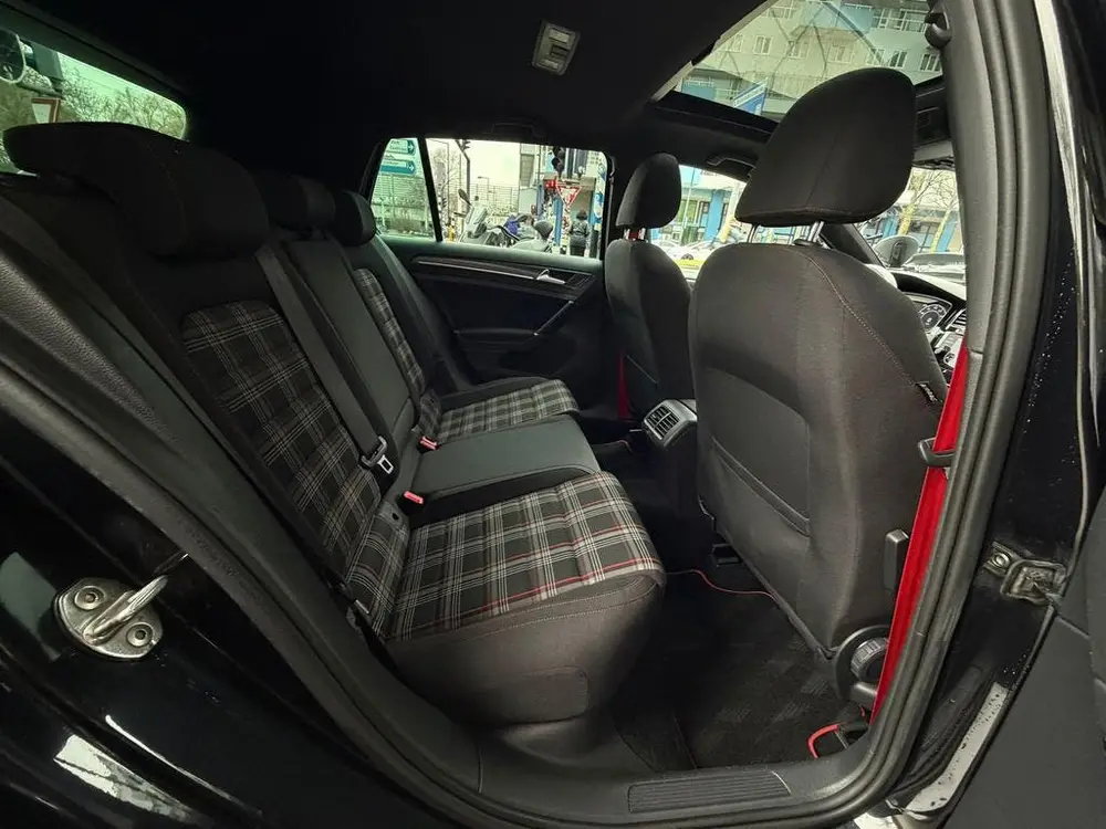 Volkswagen Golf VII Golf 2.0 GTI 245pk 7-DSG 2019 Pano/Camera uit 2019, foto 19