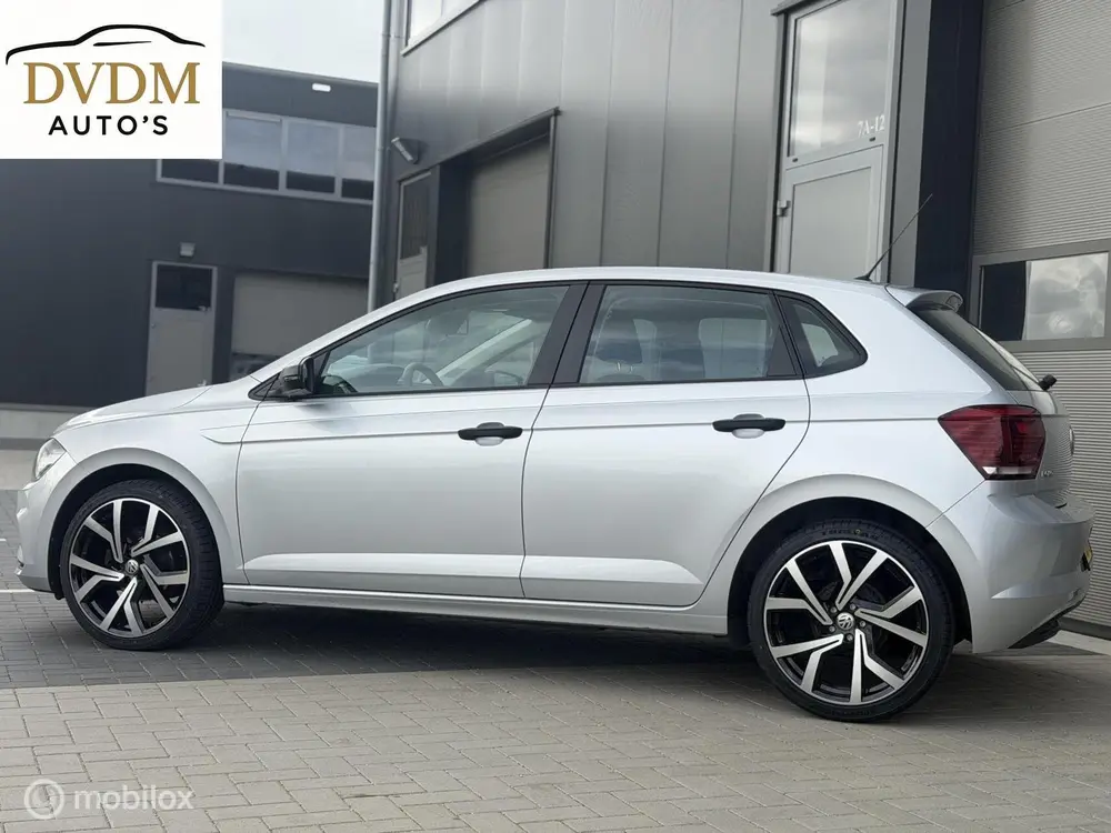 Volkswagen Polo 1.0 nap dealer onderhouden car play garantie uit 2019, foto 2