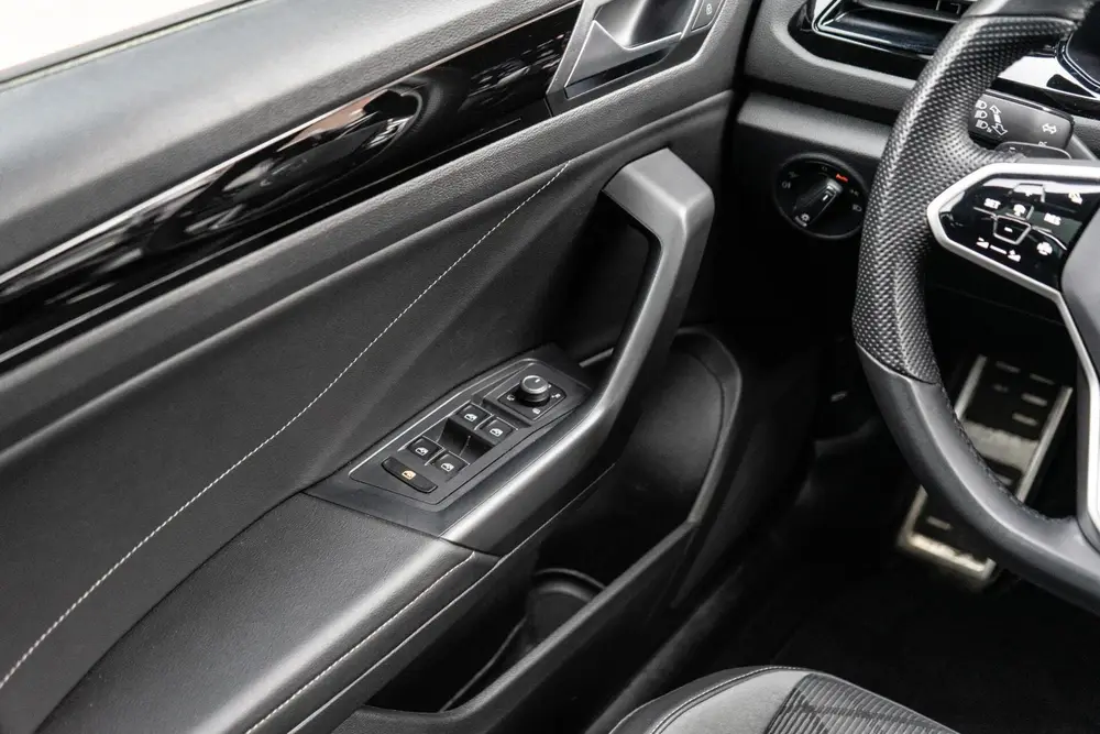 Volkswagen T-Roc 1.5 TSI R-Line Pano / Beats / IQ uit 2023, foto 17