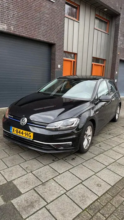 Volkswagen Golf Golf 7.5 1.5 TSI 130pk Bluemotion 2019 Zwart uit 2019