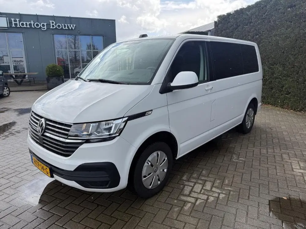 Volkswagen Transporter Kombi 2.0 TDI 110pk L1h1 9-persoons uit 2022, foto 3