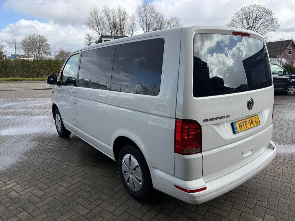 Volkswagen Transporter Kombi 2.0 TDI 110pk L1h1 9-persoons uit 2022, foto 4