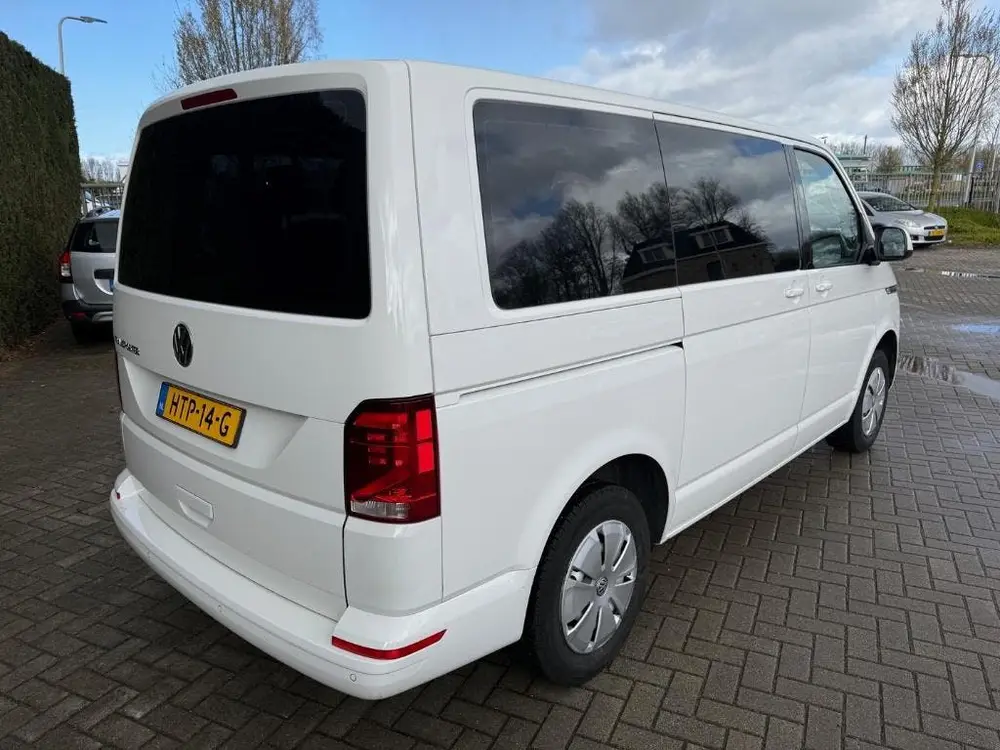 Volkswagen Transporter Kombi 2.0 TDI 110pk L1h1 9-persoons uit 2022, foto 6