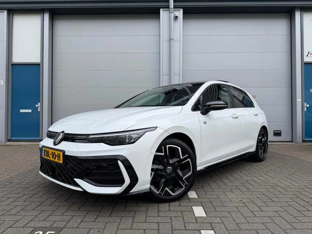 Volkswagen Golf 8.5 1.5 eTSI R-Line 150PK | Pano | 360 | H&K uit 2025