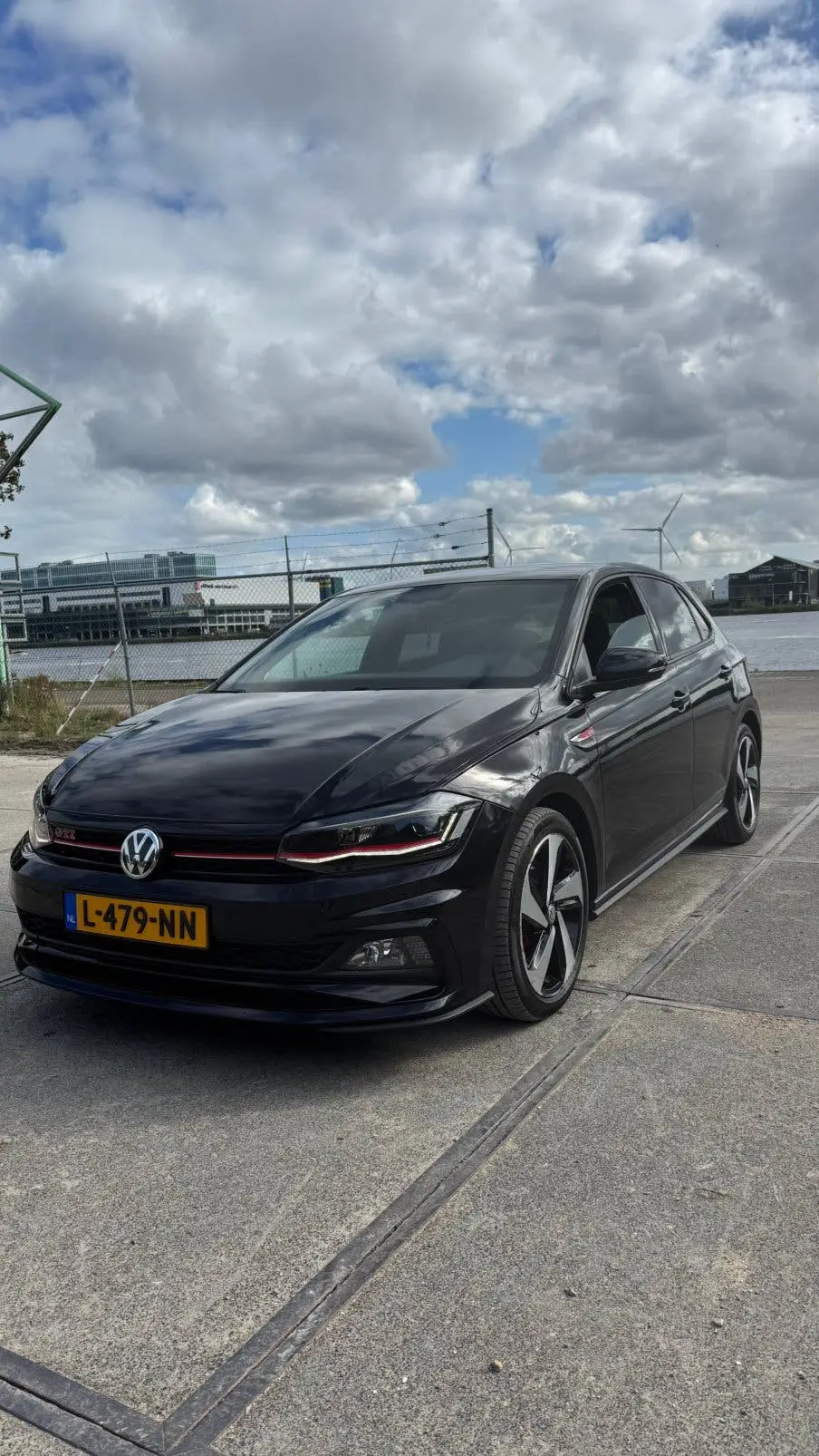 Volkswagen Polo gti 2.0 TSI 200pk 6-DSG 2019 Zwart uit 2019
