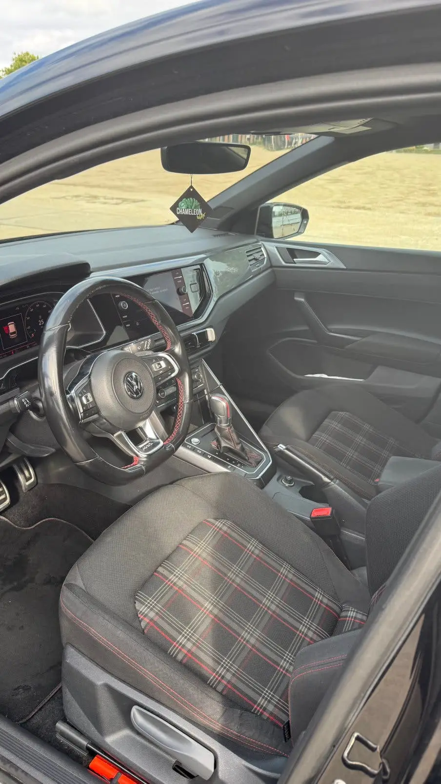 Volkswagen Polo gti 2.0 TSI 200pk 6-DSG 2019 Zwart uit 2019, foto 9