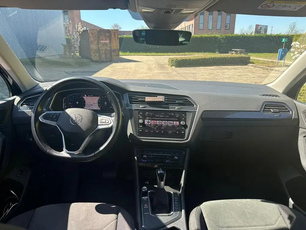 Volkswagen Tiguan 1.5 TSI ACT 150pk DSG 2020 Grijs uit 2020, foto 2