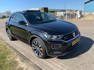 Volkswagen T-Roc 1.5 TSI 3x R-line, Pano, Digital, 19 inch uit 2019