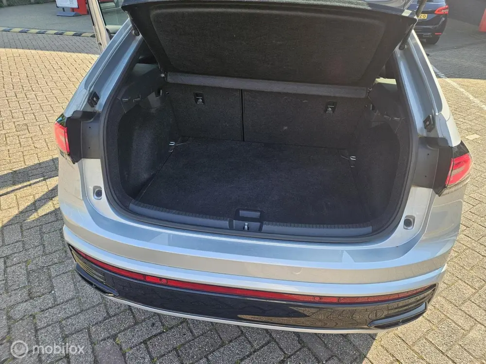 Volkswagen Taigo 1.0 TSI R-Line Business uit 2024, foto 16