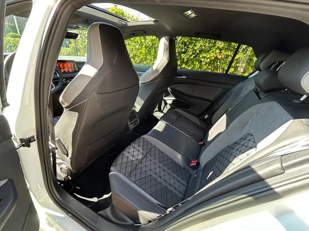 Volkswagen Golf VW Golf 1.5 Etsi R-line 150pk DSG 2021 Wit Pano Camera uit 2021, foto 13