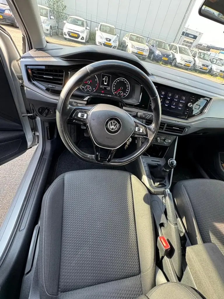 Volkswagen Polo 1.0 TSI 95pk 2019 Grijs. Km 172000 uit 2019, foto 11