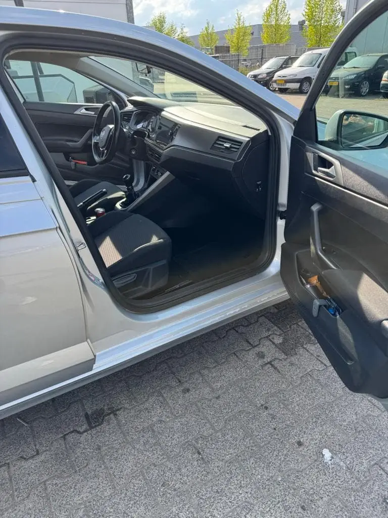 Volkswagen Polo 1.0 TSI 95pk 2019 Grijs. Km 172000 uit 2019, foto 9