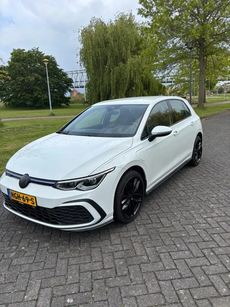 Volkswagen Golf GTE 2021 wit 245PK uit 2021