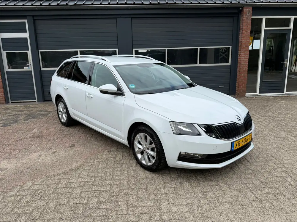 Skoda Octavia Octavia 1.0 TSI Ambition Business 115pk Dsg-7 GARANTIE uit 2019, foto 2