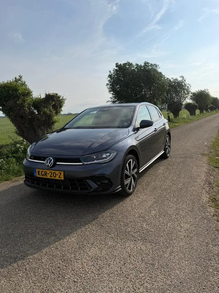 Volkswagen Polo 1.0 TSI 110pk Dsg-7 2023 Grijs uit 2023, foto 2