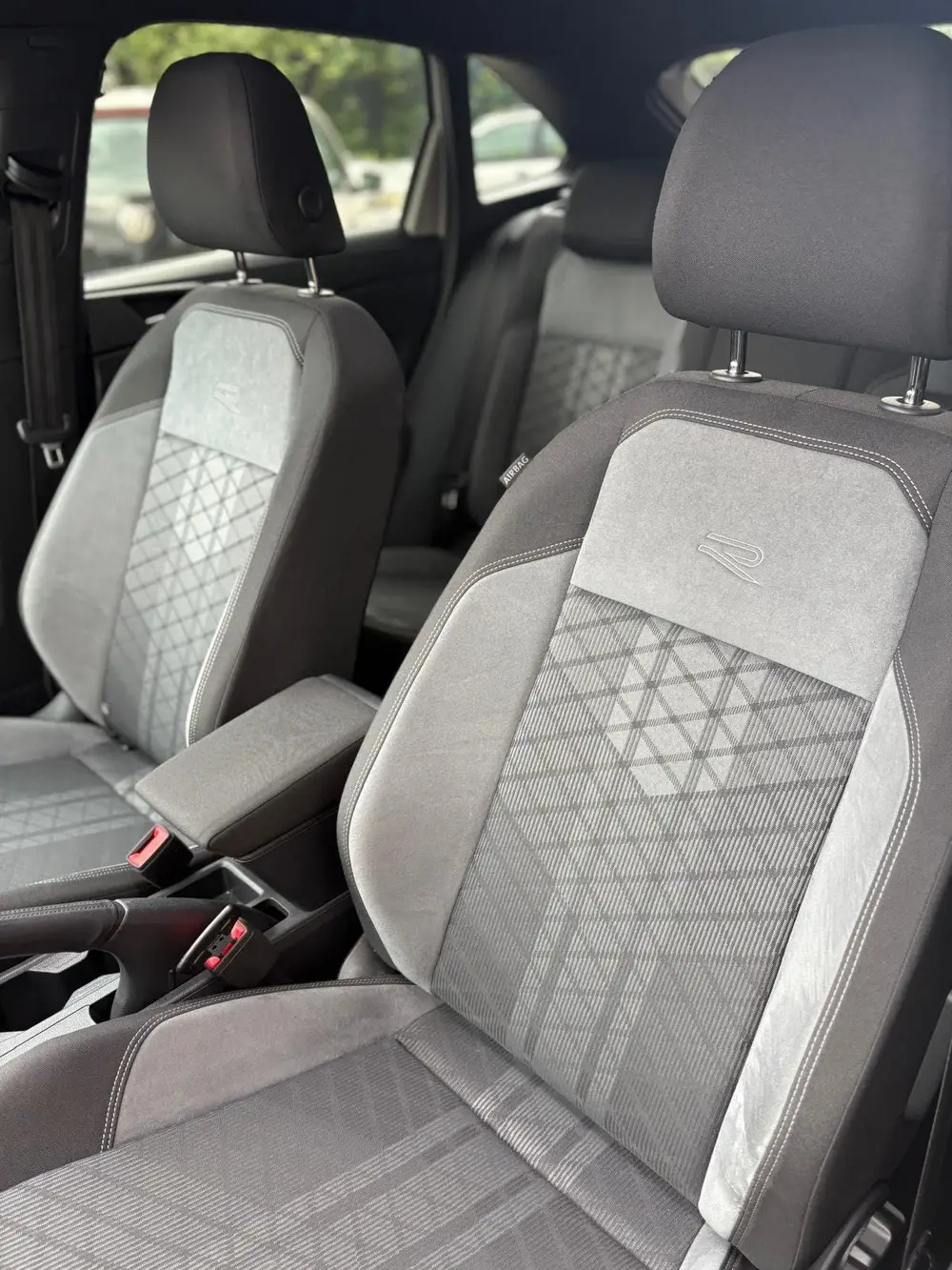Volkswagen Taigo 1.5 TSI 150pk Dsg-7 2022 Grijs uit 2022, foto 10