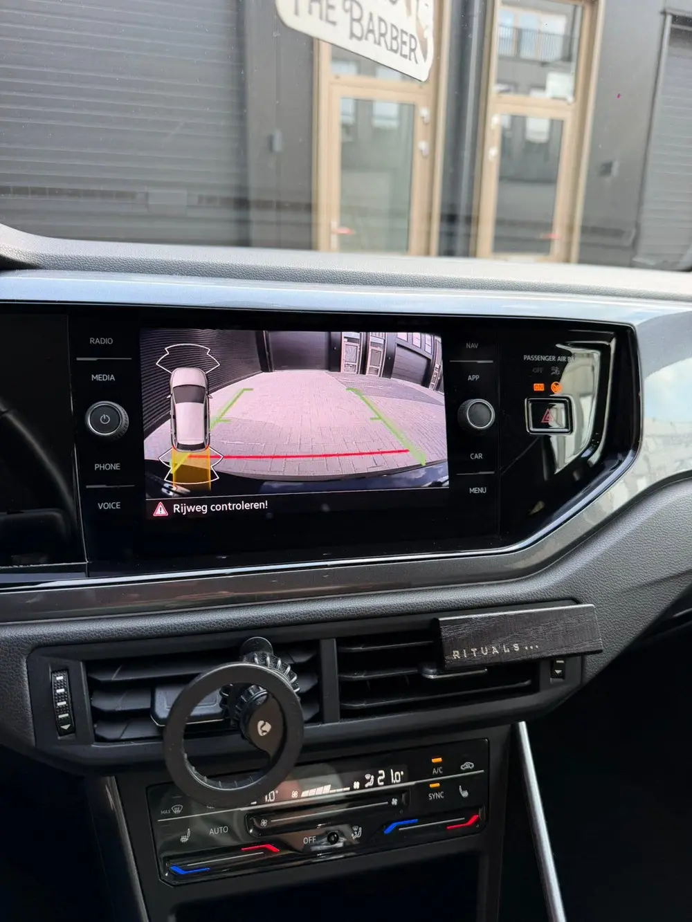 Volkswagen Polo 1.0 TSI 95pk Dsg-7 2022 Zwart uit 2022, foto 16