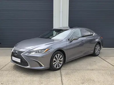 Lexus ES 300h uit 2020