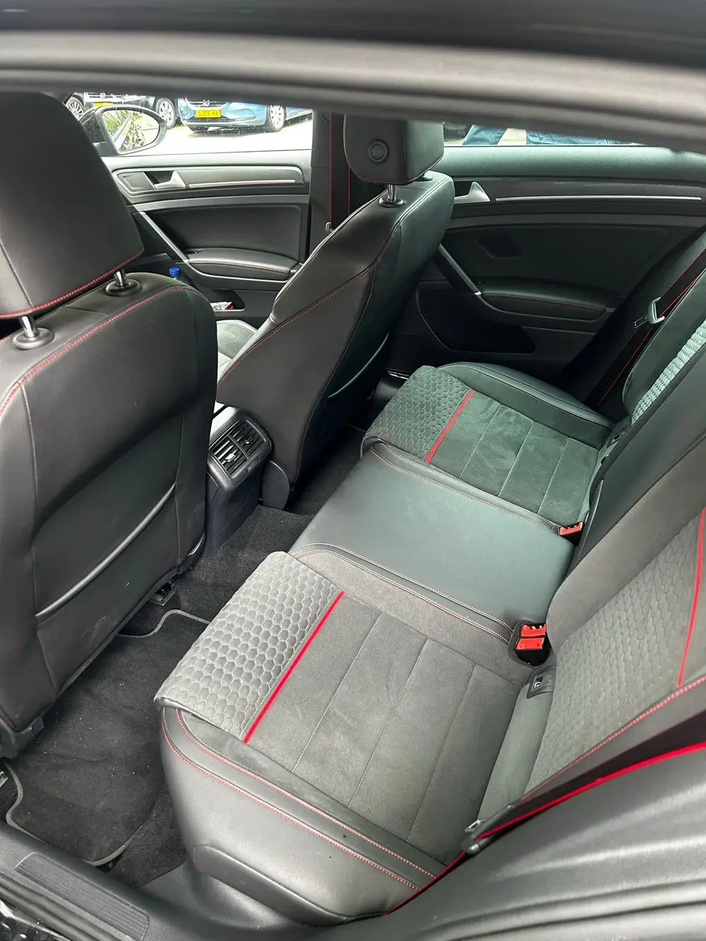 Volkswagen Golf VII Golf 2.0 TSI 245pk 7-DSG 5D 2019 Zwart uit 2019, foto 6