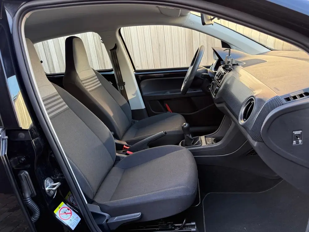 Volkswagen Up! 1.0 65PK 5D 2021 Zwart uit 2021, foto 13