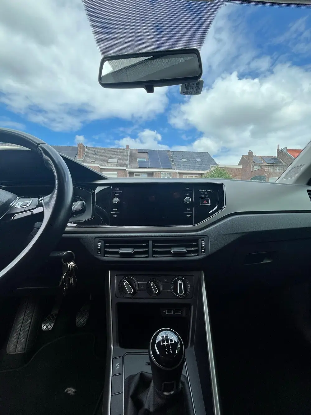 Volkswagen Polo 1.0 MPI 80pk 2019 Wit uit 2019, foto 5