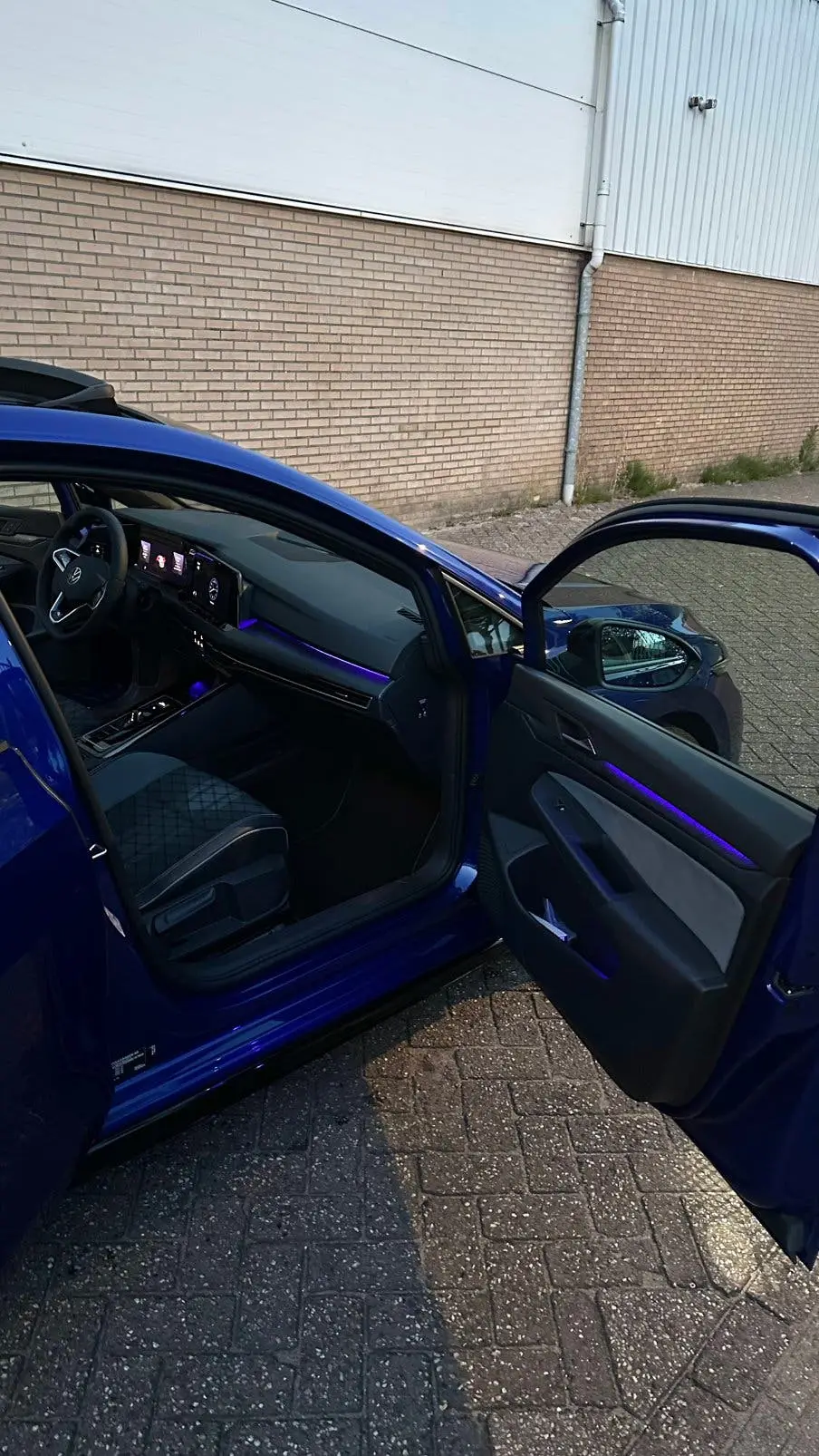 Volkswagen Golf 8R-Line Pano Trekhaak Lapiz Blue Dealer OH uit 2024, foto 15