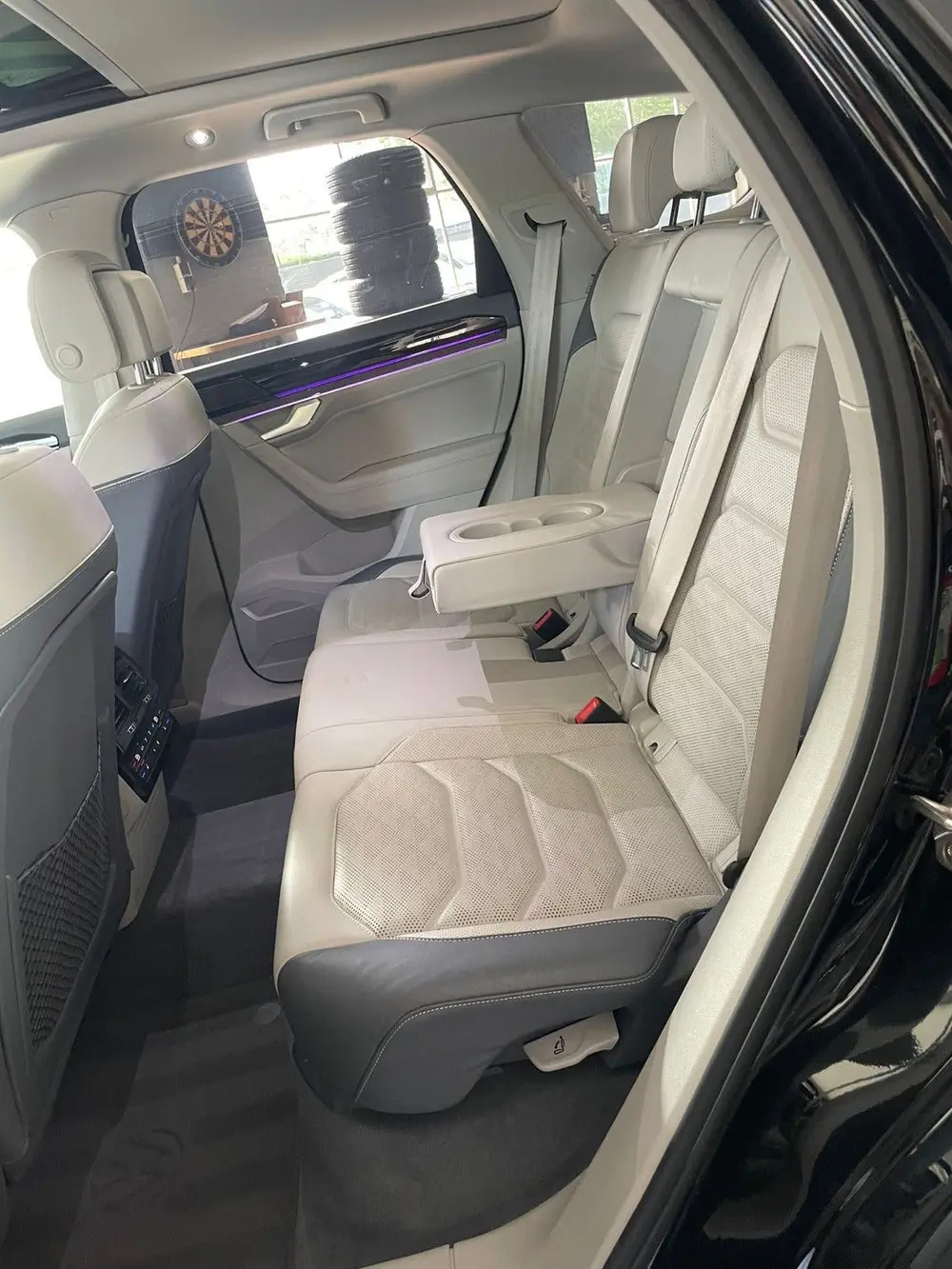 Volkswagen Touareg 3.0 TSI Ehybrid 381pk 4MOTION Tiptronic uit 2022, foto 5