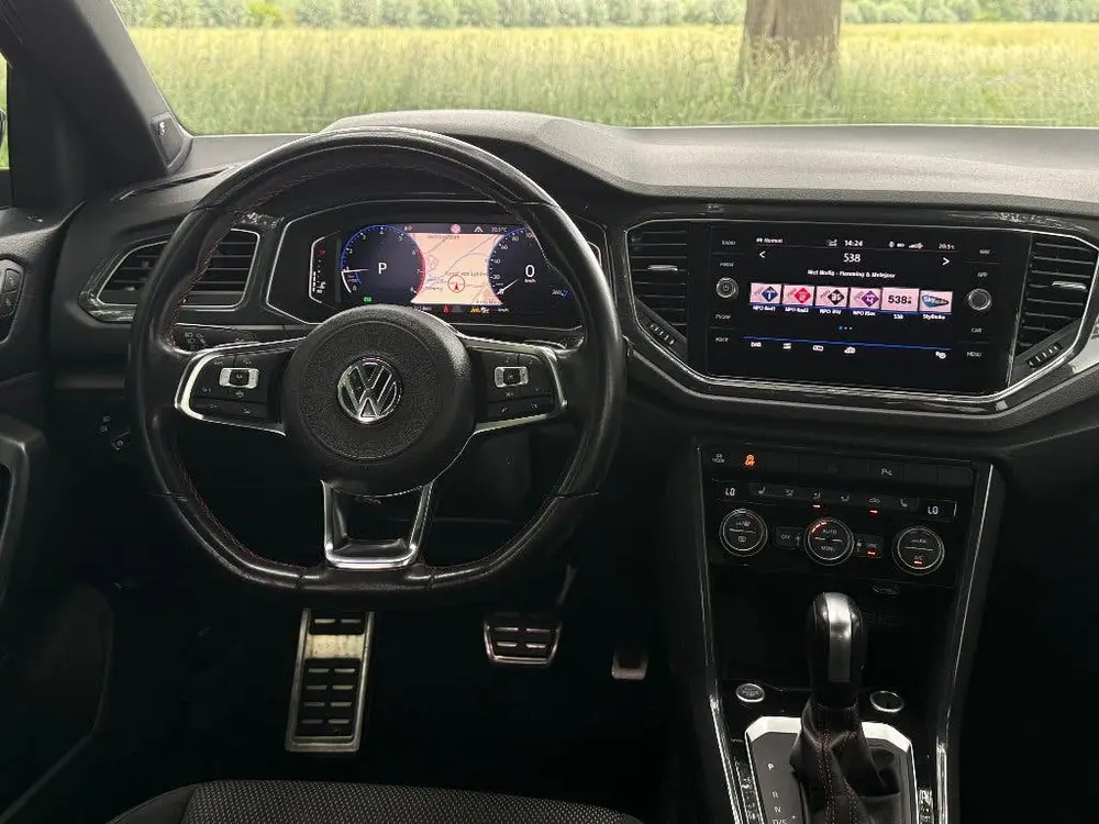 Volkswagen T-Roc R-Line 1.5 TSI DSG|PANO|VIRTUEEL|BEATS|LANE uit 2020, foto 11