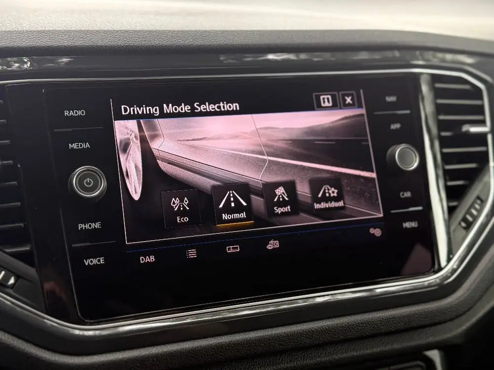 Volkswagen T-Roc R-Line 1.5 TSI DSG|PANO|VIRTUEEL|BEATS|LANE uit 2020, foto 15