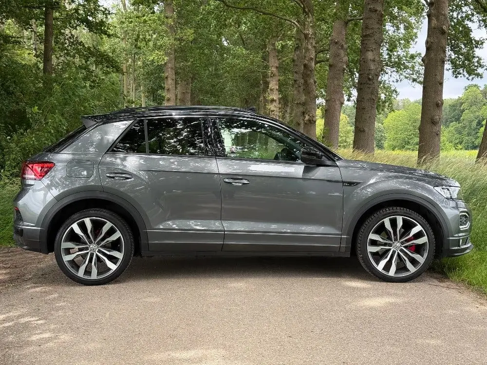 Volkswagen T-Roc R-Line 1.5 TSI DSG|PANO|VIRTUEEL|BEATS|LANE uit 2020, foto 2