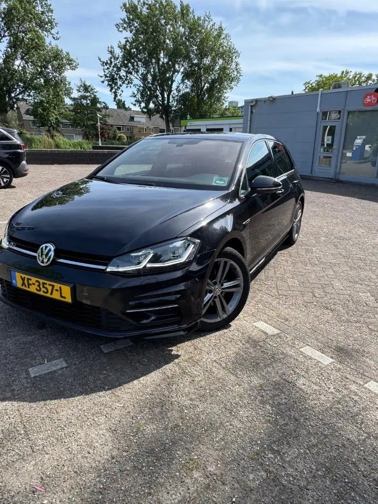 Volkswagen Golf VII Golf 1.5 R lin volgopties 150pk 2019 Zwart uit 2019, foto 4