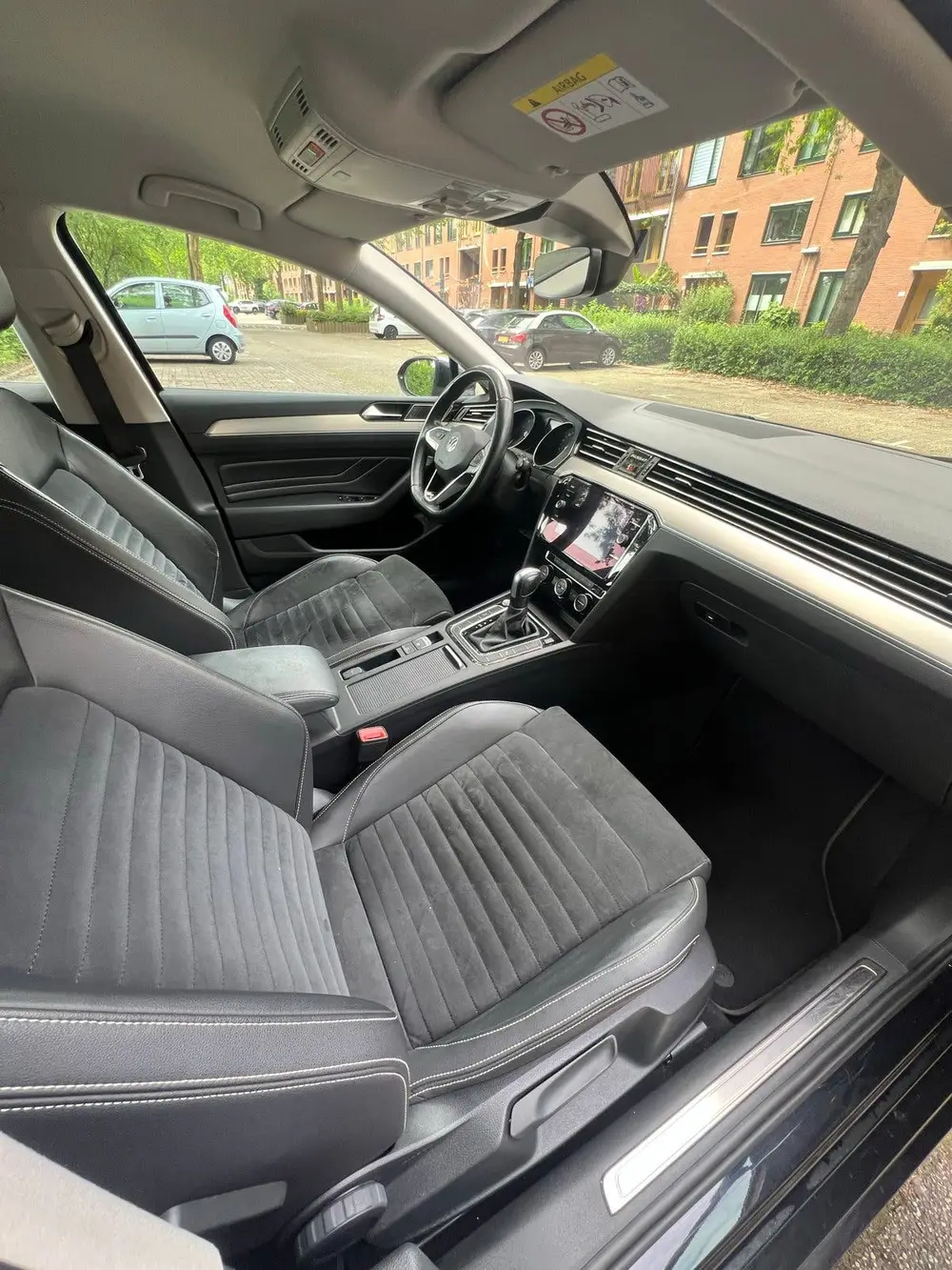 Volkswagen Passat Variant Passat 1.5 TSI 150pk DSG 2020 Zwart uit 2020, foto 4