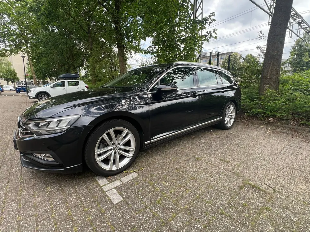 Volkswagen Passat Variant Passat 1.5 TSI 150pk DSG 2020 Zwart uit 2020, foto 5