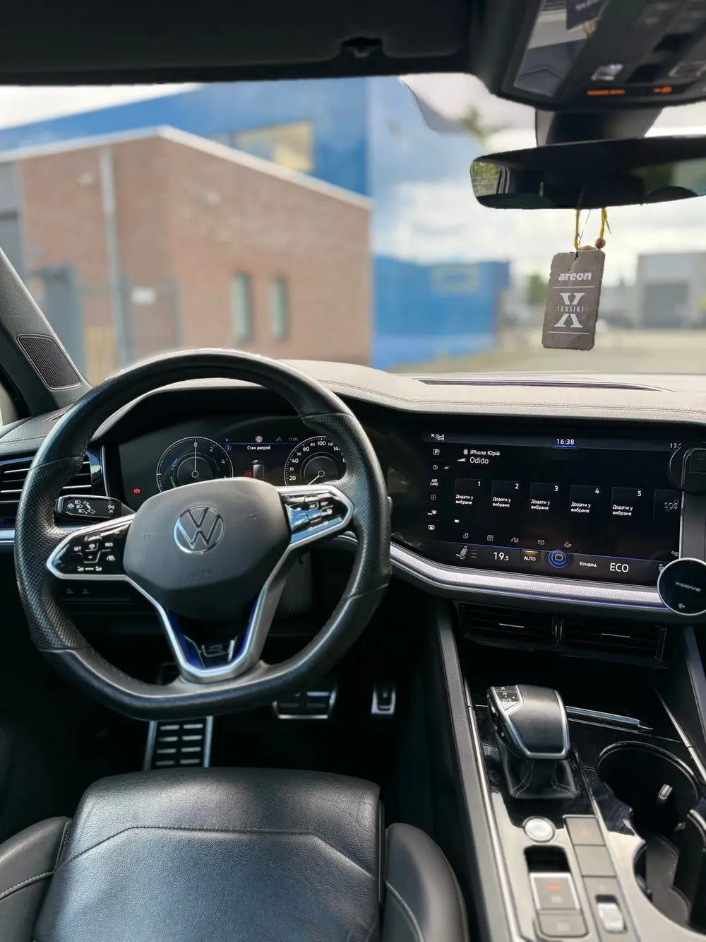 Volkswagen Touareg R-Line 3.0 TSI 462pk 4MOTION Luchtvering uit 2020, foto 18