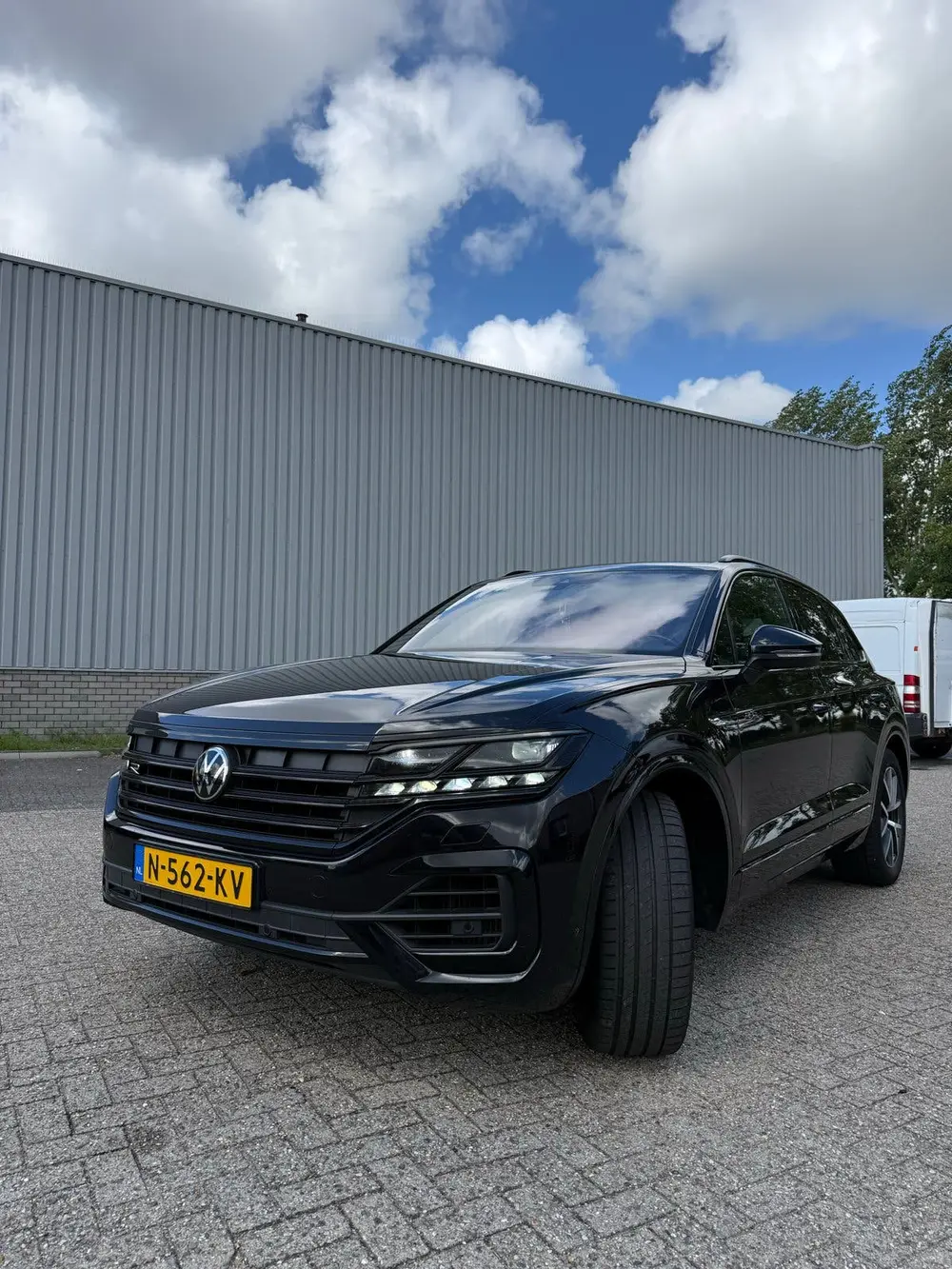 Volkswagen Touareg R-Line 3.0 TSI 462pk 4MOTION Luchtvering uit 2020, foto 4